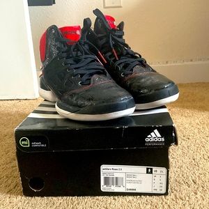 Adidas (AdiZero Rose 2.5) 9.5 Black , White , Red .
